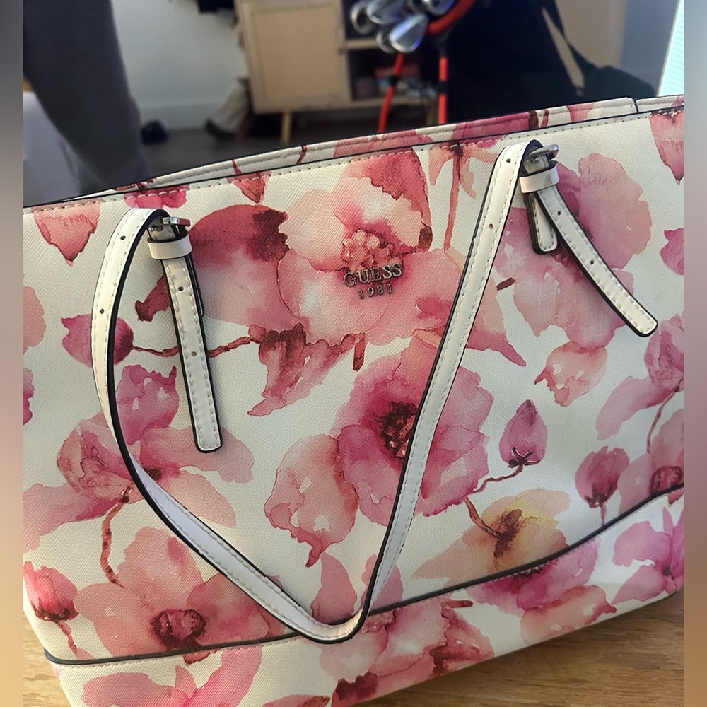 Guess tote bag